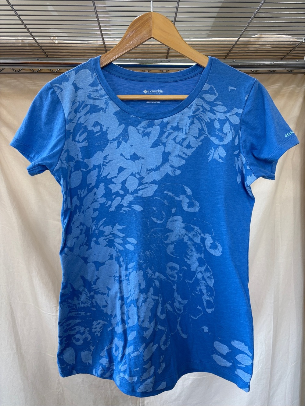 Columbia Blue Floral Scoop Neck Short Sleeve Tee